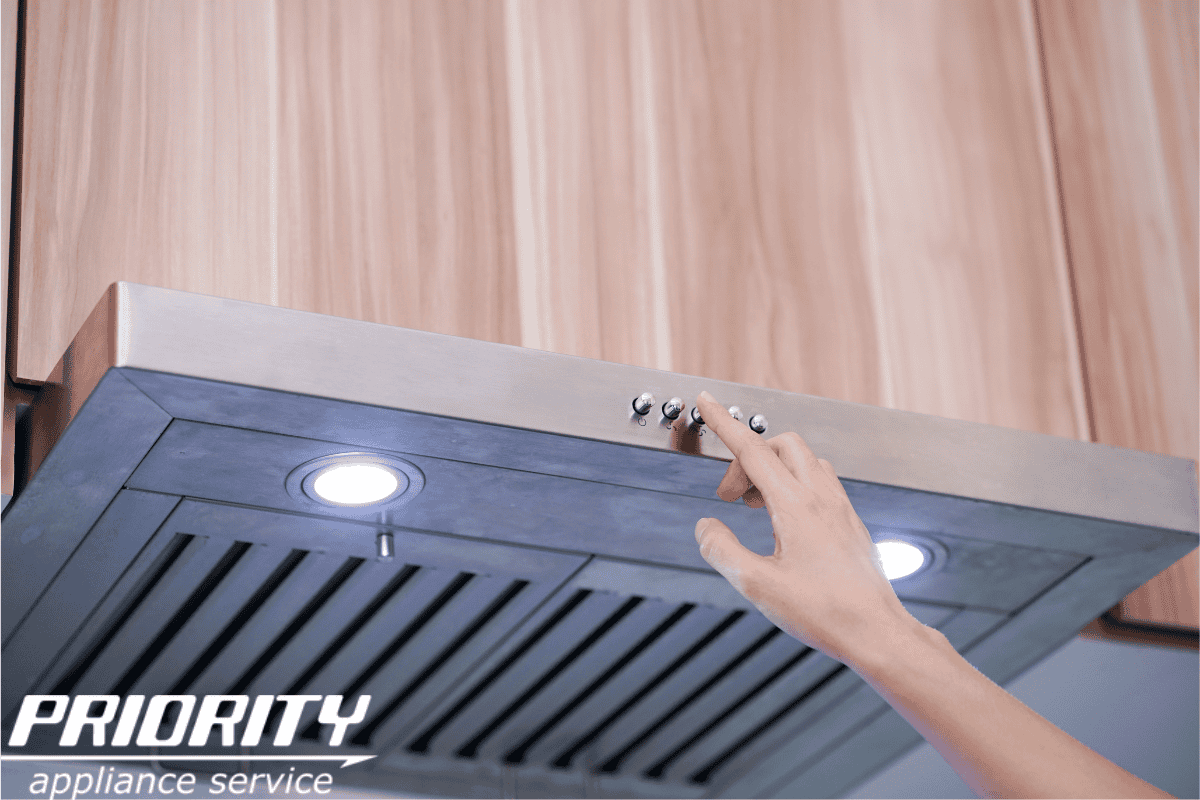 how to change light bulb in dacor range hood