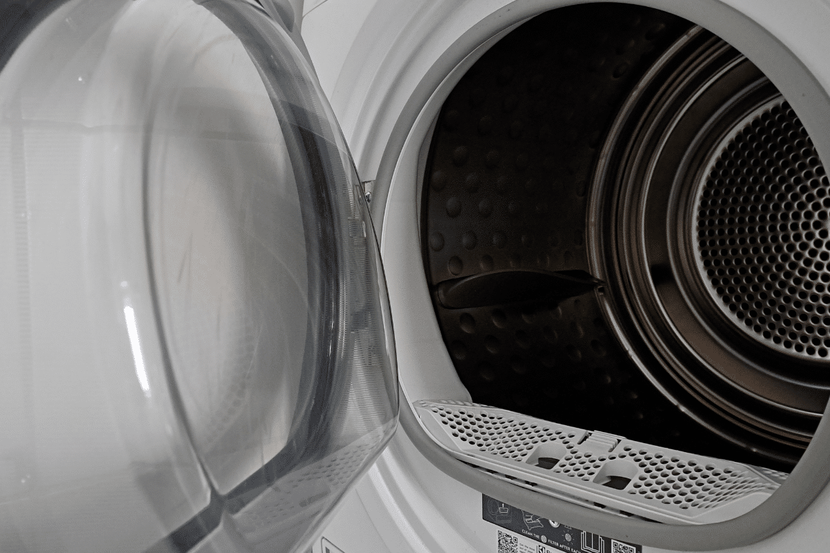 How to Prevent Wrinkles in the Dryer